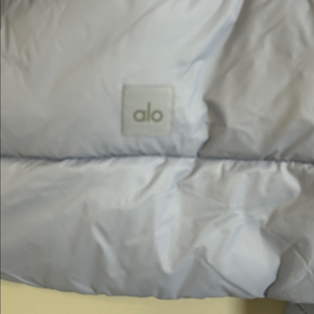 Alo Yoga Gold Rush Puffer Jacket Winter Frost Blue Full Zip Down Fill sz XS NEW - Picture 6 of 15
